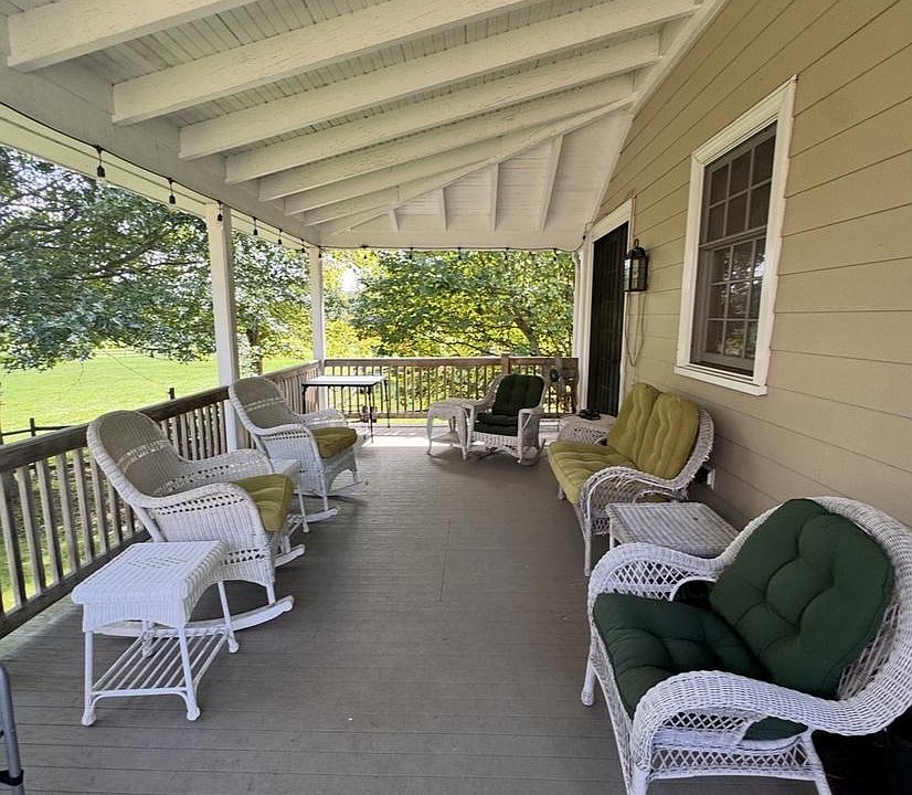 2nd image of 3880 Coventryville Rd