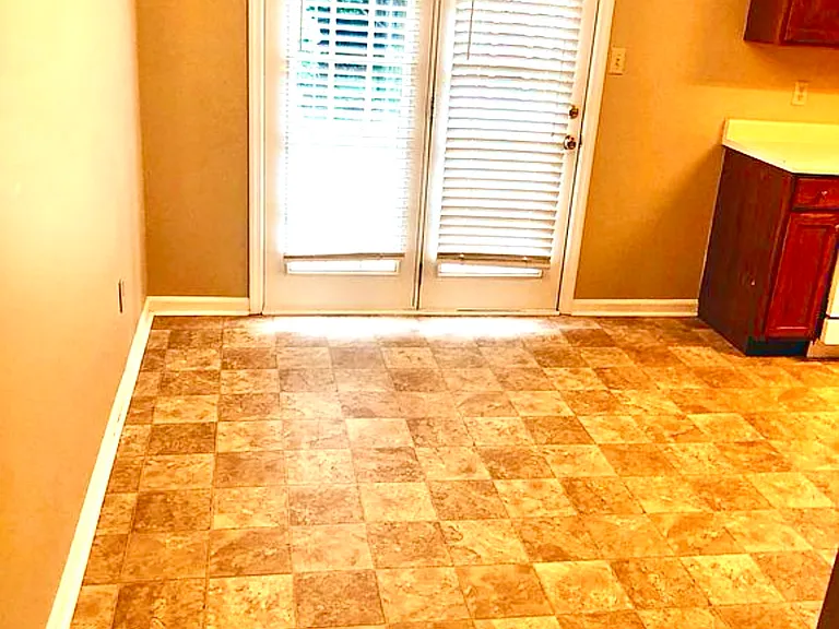 1040 Blackwell Ct #1 — Photo 2