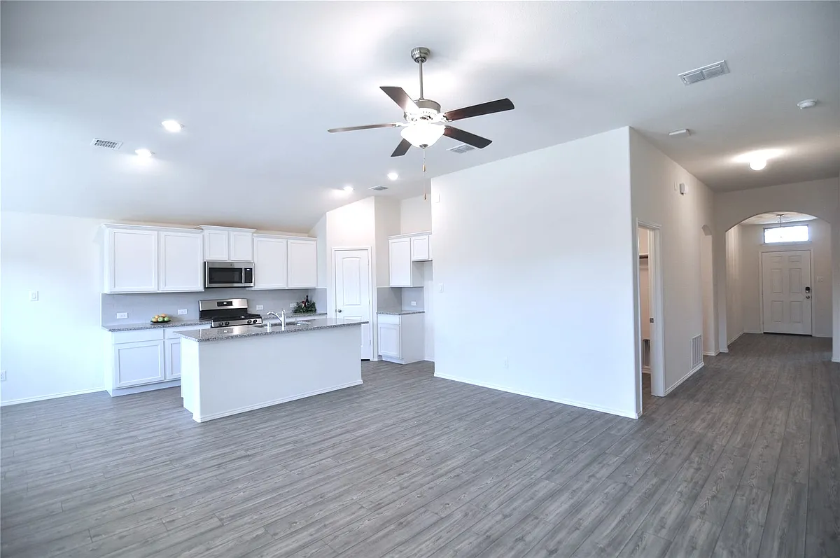 Building Photo - 8913 Zubia Ln