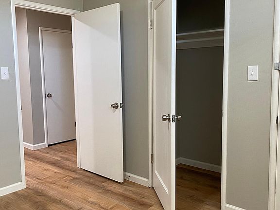 3rd image of 211 Lincoln Ave APT 4