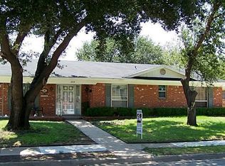 239 Linda Dr, Burleson, TX 76028