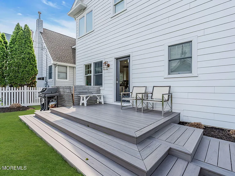 112 Sylvania Ave — Photo 60