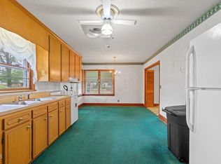 605 N Baker St, Four Oaks, NC 27524