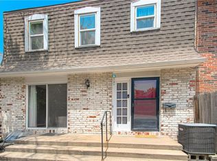 8524 W 85th St, Overland Park, KS 66212