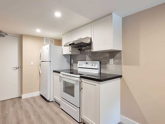 2nd image of 726 Windermere Ave #B-1