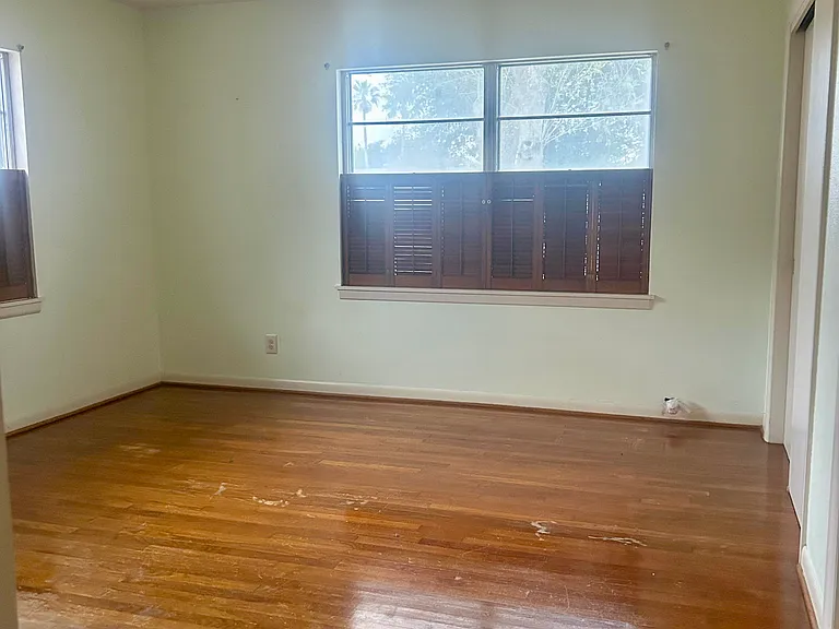 1135 Parkwood Pl — Photo 5