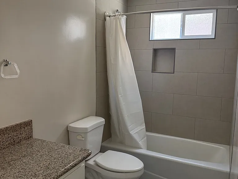 1605 W Shorb St #B — Photo 7
