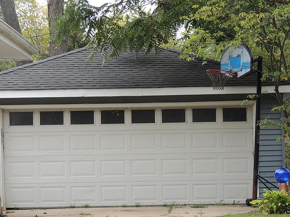 2nd image of 1129 N Bel Ayr Dr