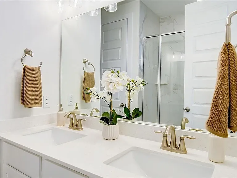 2027 Cora Ivy Ln — Photo 14