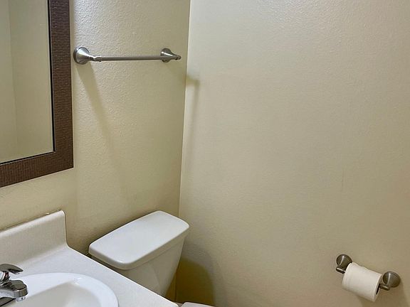4th image of 2788 Karen Ave APT 3