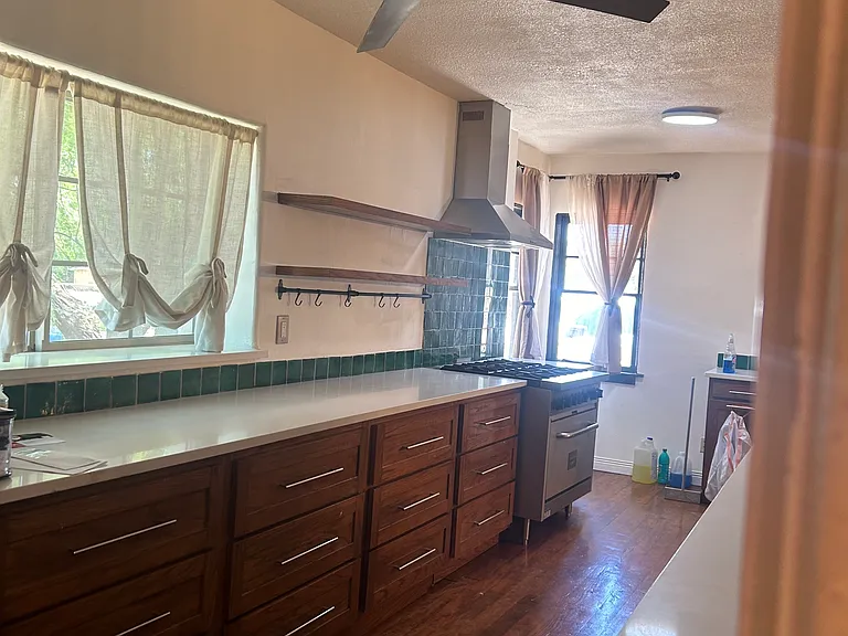 10604 Sparks Cir — Photo 9