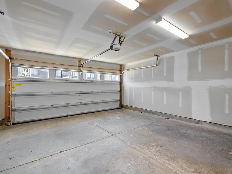 6508 Amber Springs Dr — Photo 32