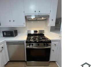 8558 Holloway Dr APT 208B, West Hollywood, CA 90069
