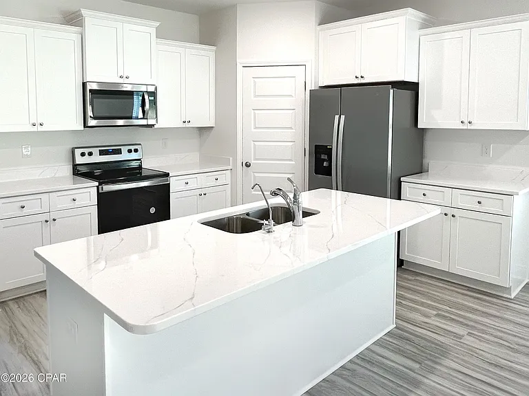 121 Butler Cv — Photo 1
