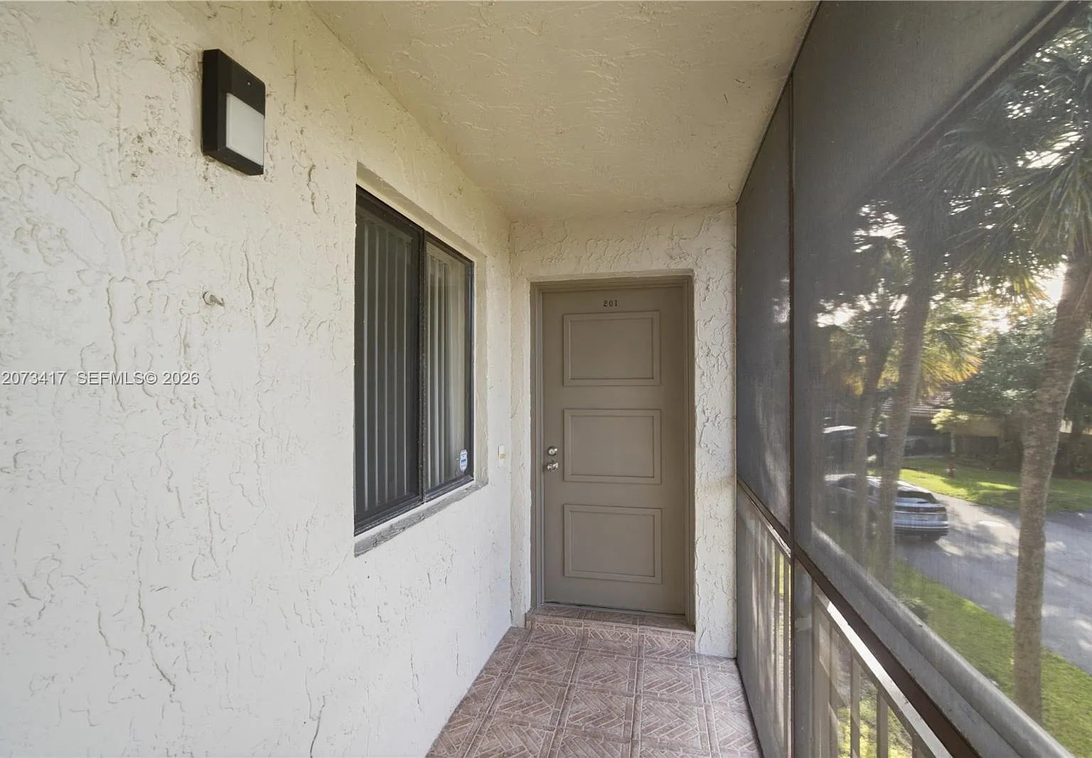 Saddle Club Garden Apts A — Photo 3