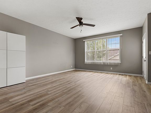 4th image of 7586 Blairmore Dr