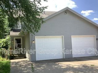 8307 Kaill Rd, Pleasant Valley, MO 64068