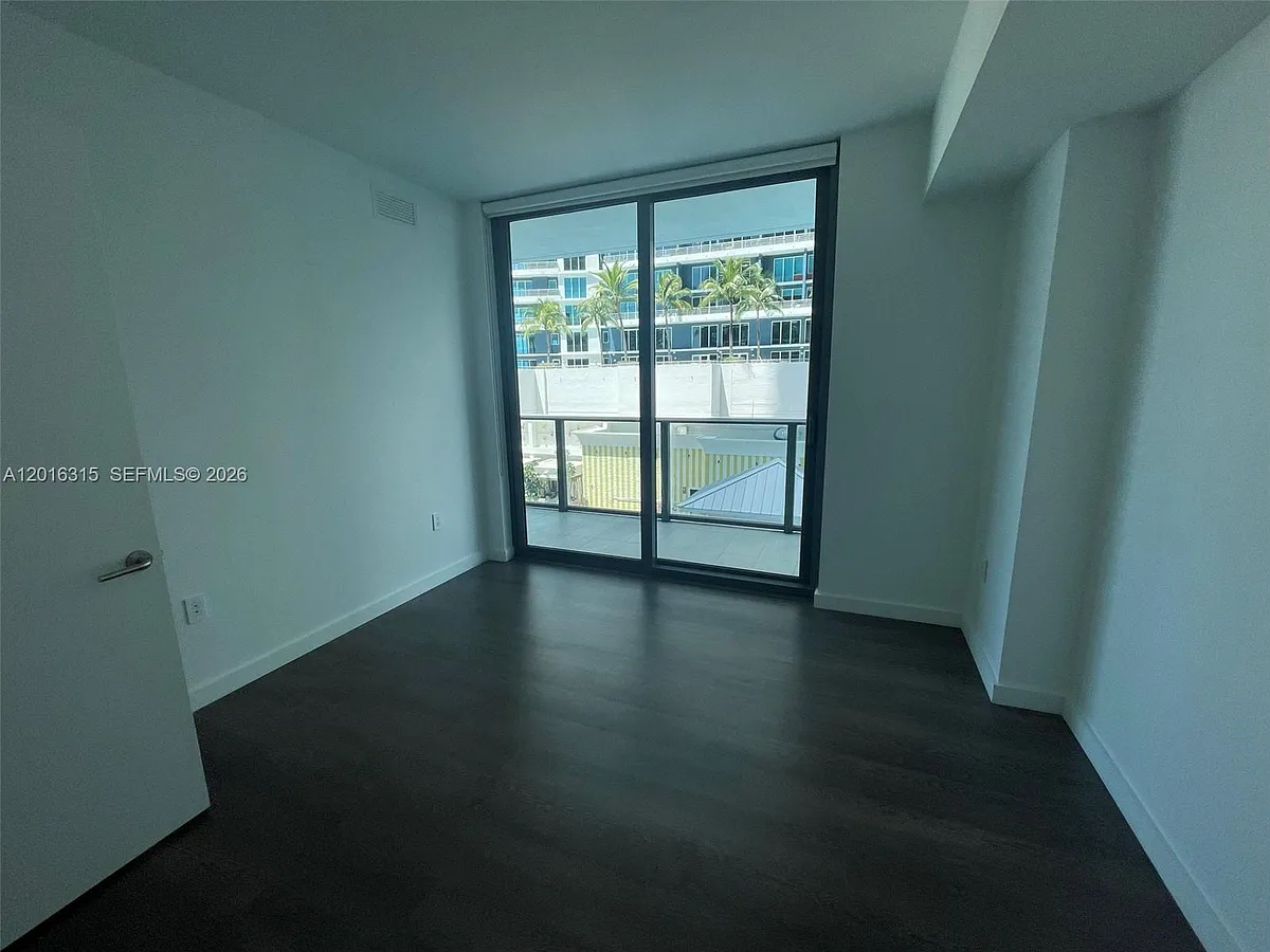 Building Photo - 1300 S Miami Ave #1107