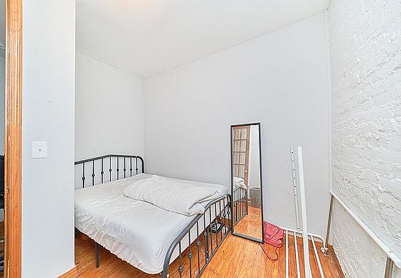 4th image of 1741 1st Ave #14
