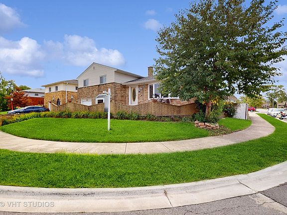 4th image of 1681 Channing Ct