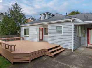 735 SW 28th St, Lincoln City, OR