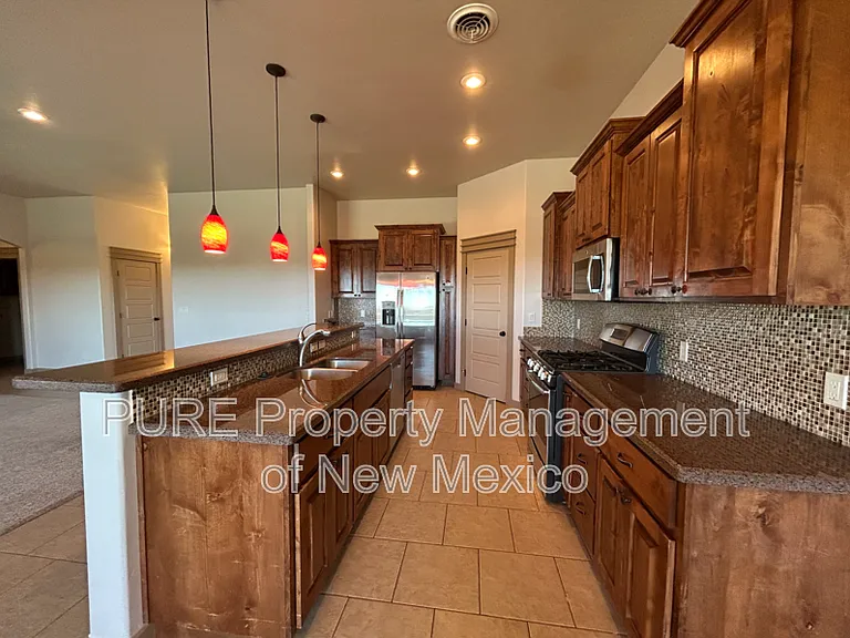 2805 Rabbitbrush Dr — Photo 4
