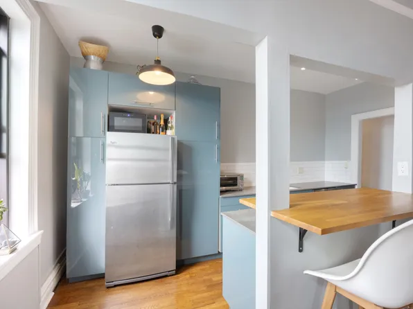 345 Montgomery Street image 3 of 9