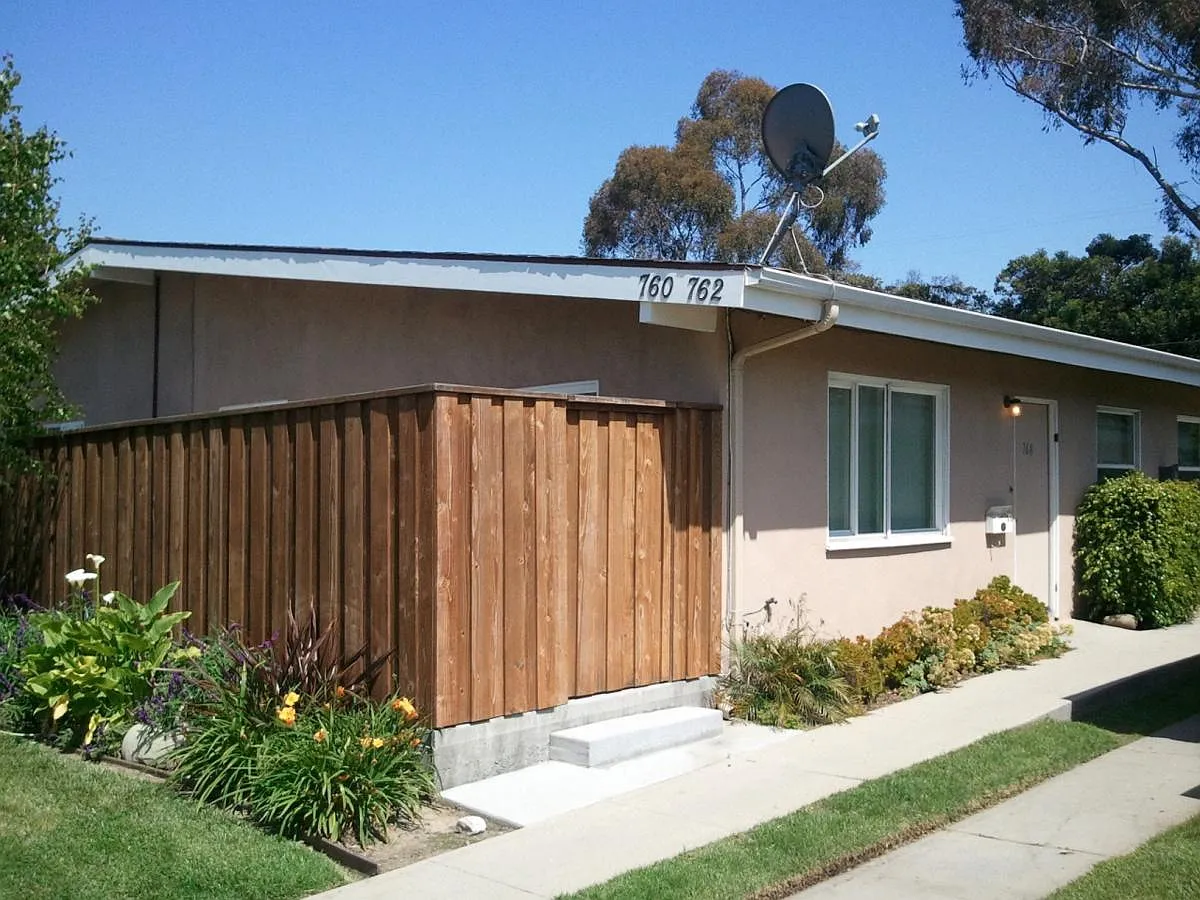 1 bed, 650 sqft, $2,327 — Photo 2