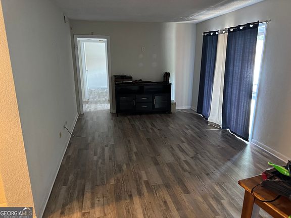 4th image of 250 Little St APT B110