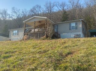 836 Hen Valley Rd, Oliver Springs, TN 37840