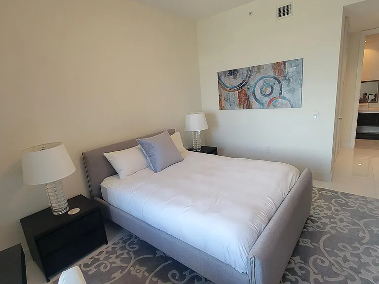 1100 Biscayne Blvd #5802 — Photo 10