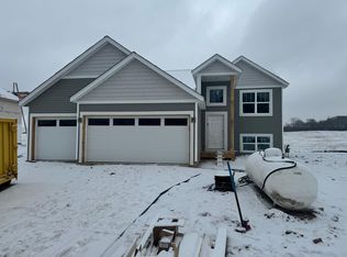 530 Lagrandeur Rd, Somerset, WI 54025