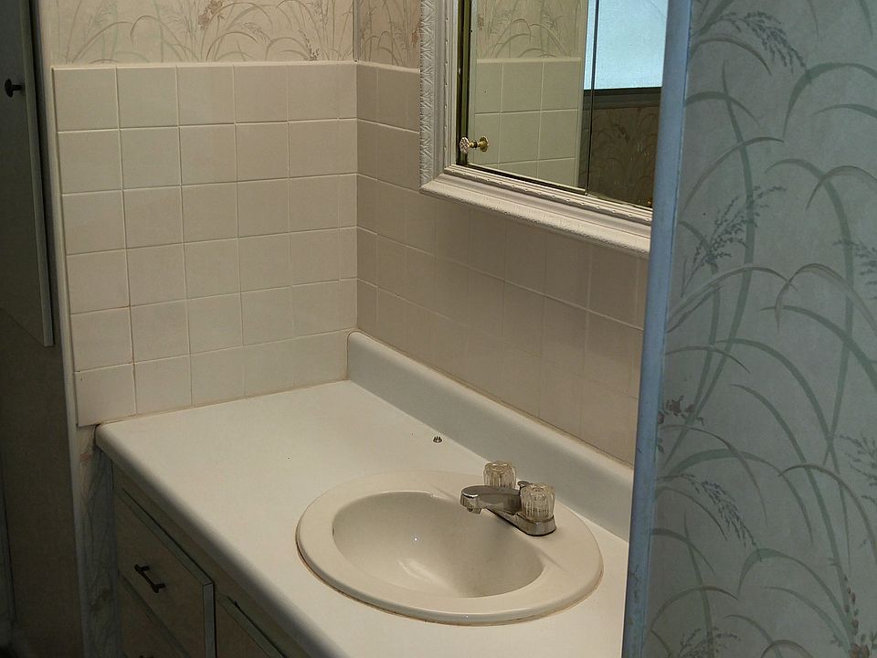1st image of 204 N Forest Blvd