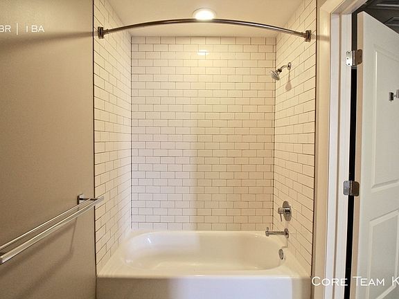 5th image of 933 McGee St #1B
