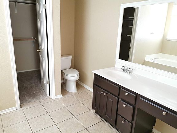 2nd image of 1506 Brighton Bend Ln