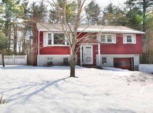 70 Rounsevell Rd, Tewksbury, MA 01876