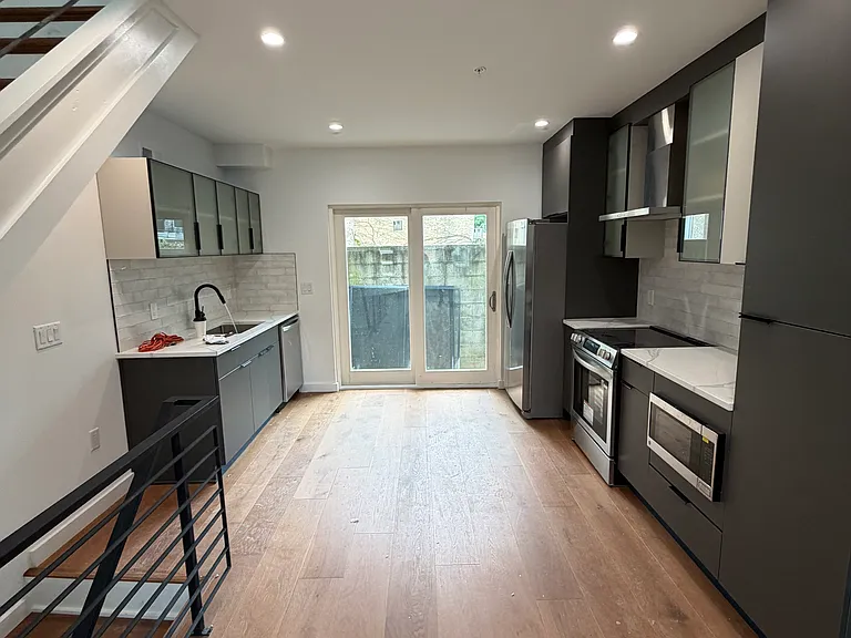 1207 S 26th St — Photo 11