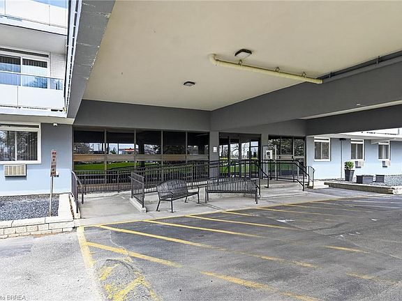 3rd image of 640 West St #902