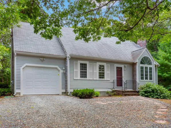 362 Quinaquisset Avenue, Mashpee, MA 02649