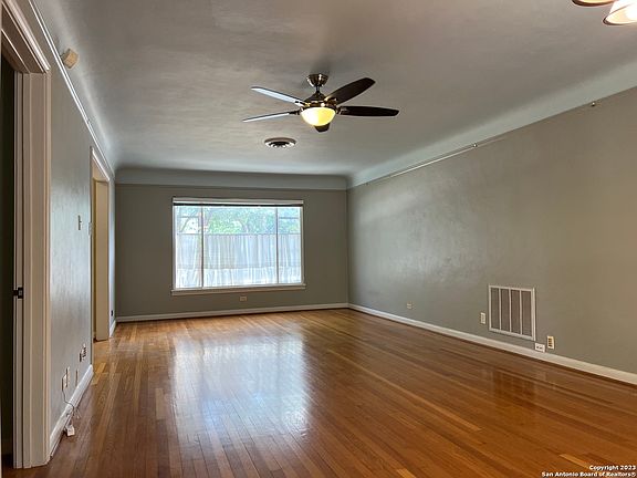 5th image of 219 E Sunshine Dr