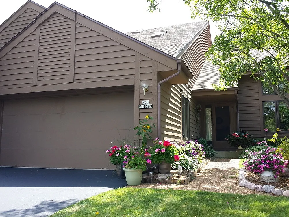 N81W13569 Golfway Dr photo 1