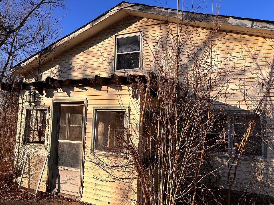 1st image of 325 Lilac Dr