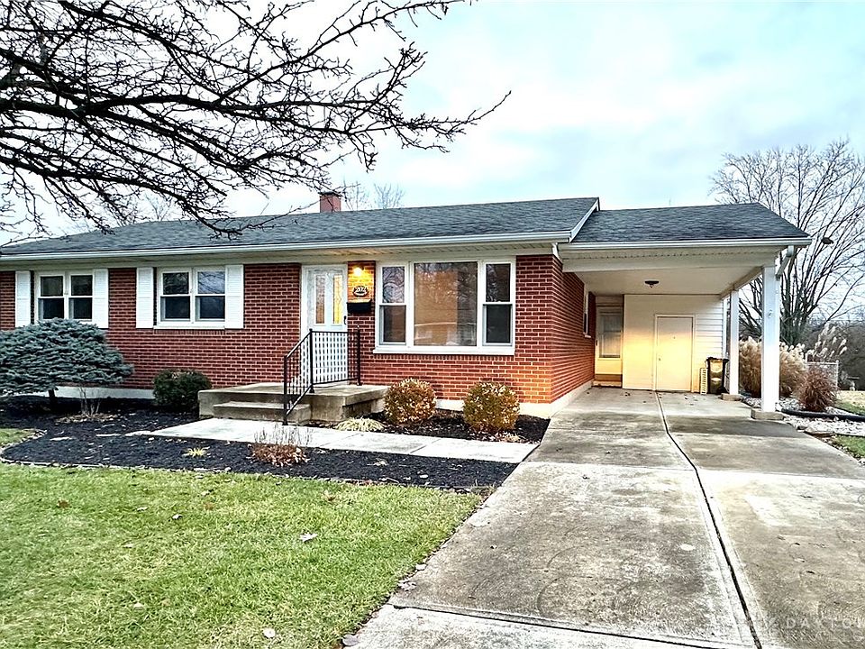 1st image of 202 Cambridge Dr