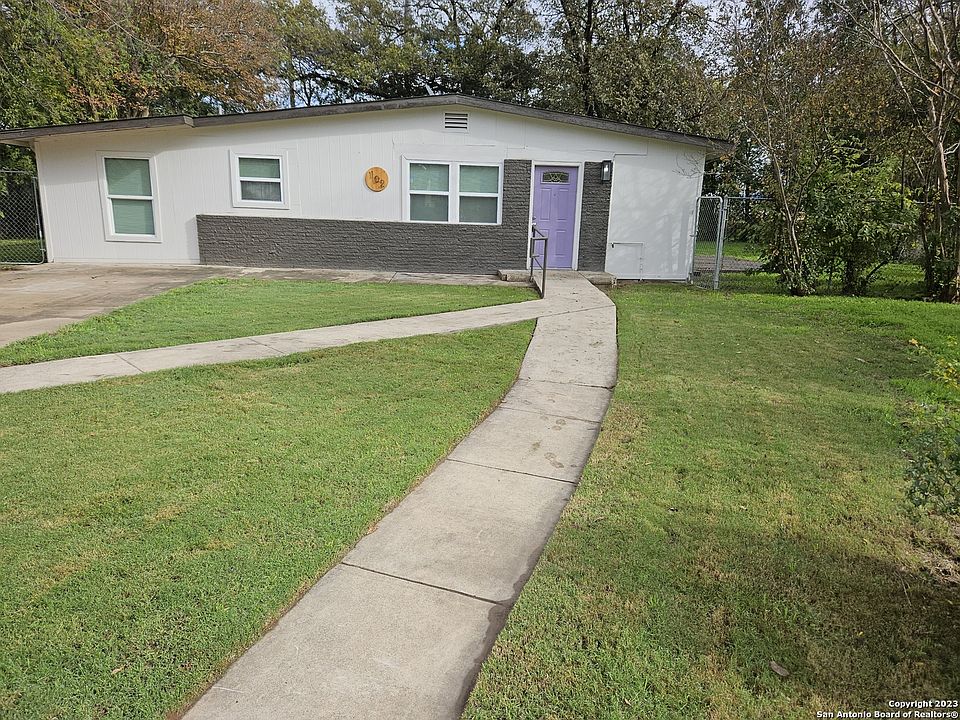 1st image of 102 SANDLEDGE DR