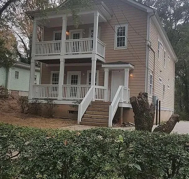 854 Ridge Ave NW — Photo 1