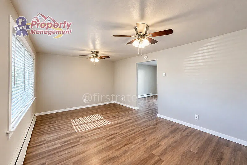1030 E Floral Ln