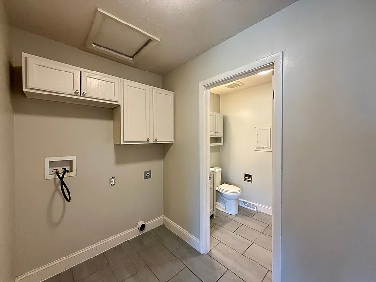 2422 W Savannah St — Photo 26