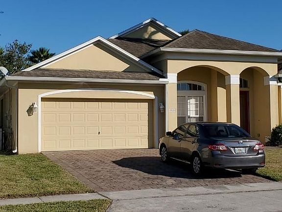 3rd image of 1925 Acacia Dr