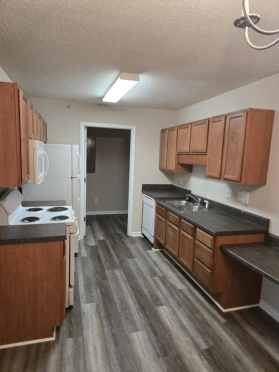 Building Photo - 151B Millstone Rd