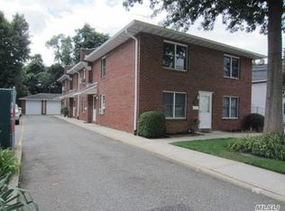 3570 Park Ave APT 2B, Wantagh, NY 11793